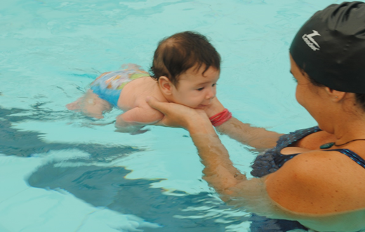 Clases natación bebes